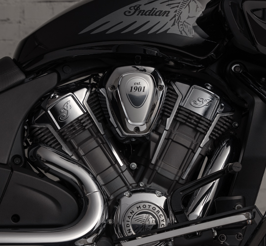 products/100/002/994/52/indian motorcycle challenger titanium black metallic abs 2022 7.jpg