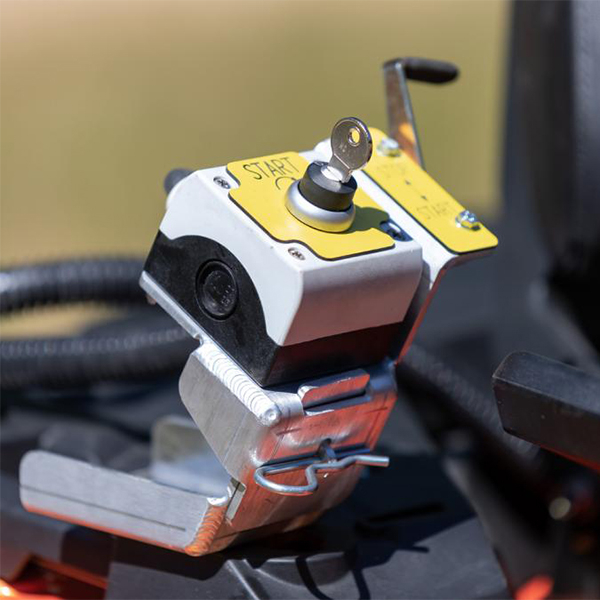 products/100/003/068/32/Keturracio zoliapjove su BS 14HP varikliu 27.8000_real1.jpg