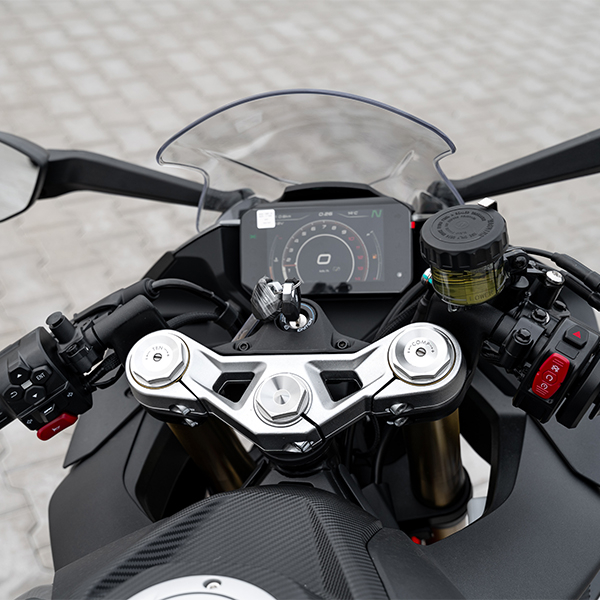 products/100/004/796/52/Motociklas CFMOTO 450SR-S ABS Zircon Black_real3.jpg