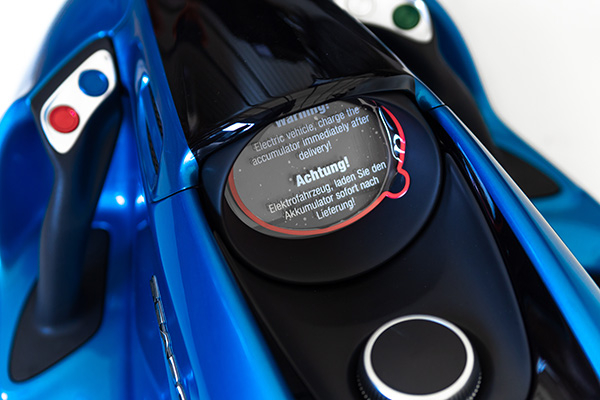 products/100/004/890/12/SEABOB F5 S Black line design Blue 3.jpg