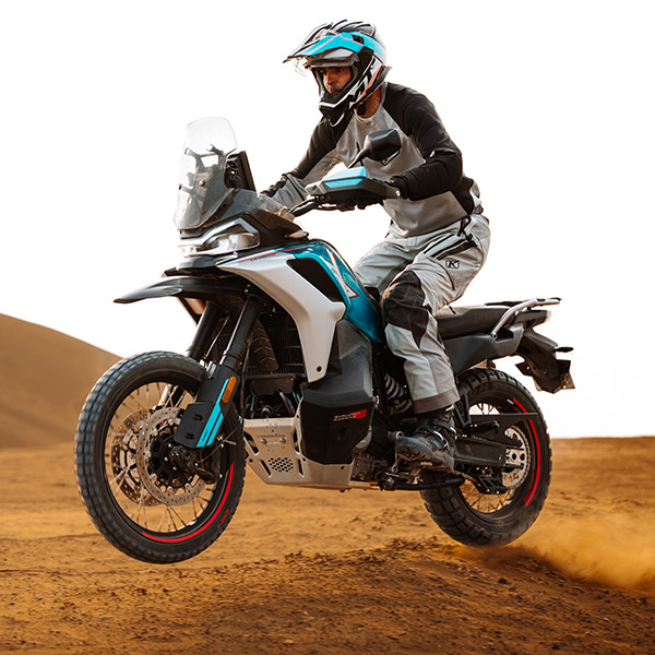 products/100/005/005/92/CFMOTO_800MT-X_Zephyr_Blue_2025_p4.jpg