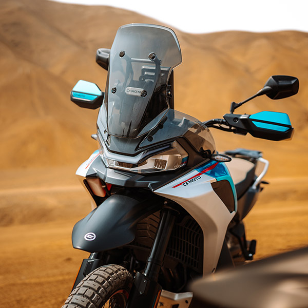 products/100/005/005/92/CFMOTO_800MT-X_Zephyr_Blue_2025_p9.jpg