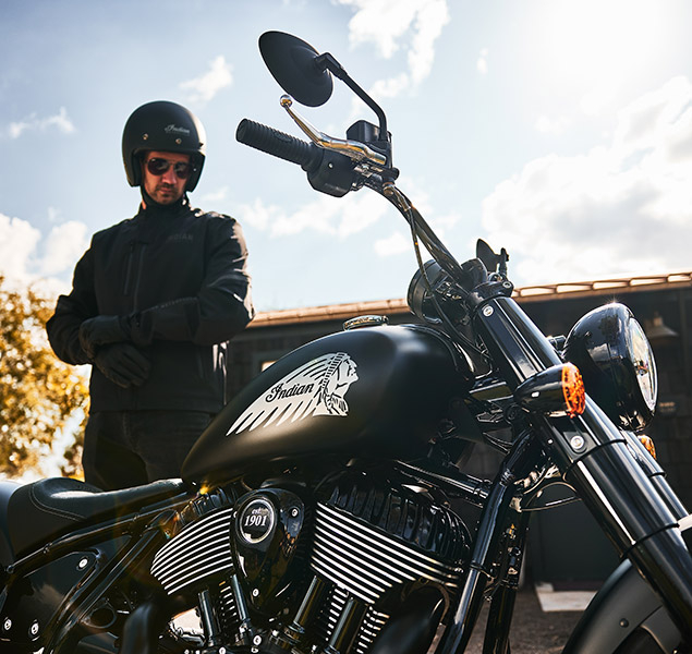 products/100/005/094/46/Indian-Chief-Bobber-Dark-Horse-ABS-2025-Black-Smoke-p7.jpg