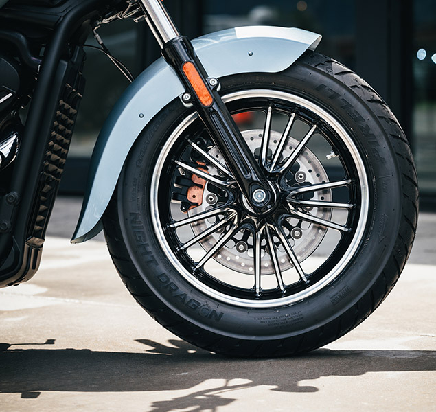 products/100/005/095/16/Indian-Motorcycle-Scout-Sixty-Classic-Limited-ABS-2025-Frost-Silver-p8.jpg