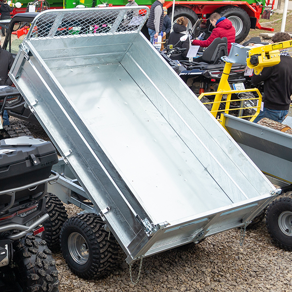 products/100/005/117/32/Keturracio priekaba Bronco 3-Way Tip Trailer max 1600kg 77-12186_1.jpg