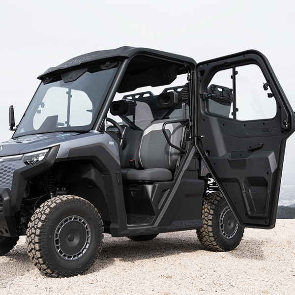 products/100/005/124/15/CFMOTO UFORCE U6 EV EPS Bagis ratinis traktorius Metallic Grey_real.jpg