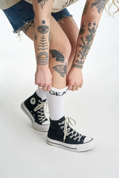 products/100/005/137/01/MOTORCYCLE SOCKS  white lifestyle socks GEAR 3.jpg