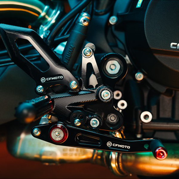 products/100/005/519/68/Reguliuojamas pakojis desine puse CFMOTO 800NK_3.jpg