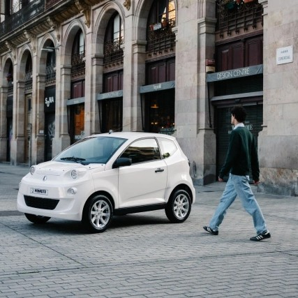 products/100/005/571/72/AIXAM E-MINIAUTO ACCESS_1.jpg