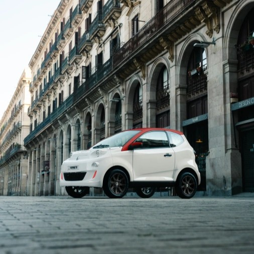products/100/005/572/12/AIXAM E-MINIAUTO CHIC_1.jpg