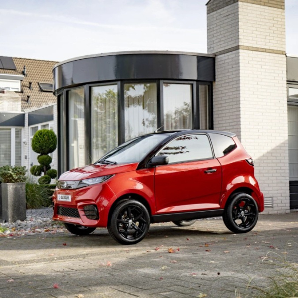 products/100/005/573/72/AIXAM E-CITY SPORT Elektrinis mini miesto automobilis_1.jpg