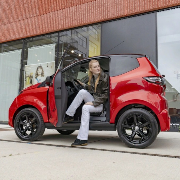 products/100/005/573/72/AIXAM E-CITY SPORT Elektrinis mini miesto automobilis_3.jpg