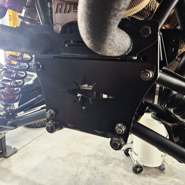 products/100/005/739/72/Reduktoriaus laikiklis galinio Polaris Scrambler ir Sportsman XP 1000 S 2020_real2.jpg