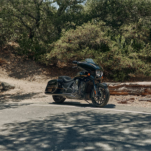 products/100/005/862/72/Indian Motorcycle Chieftain PowerPlus Dark Horse 112 Package ABS 2026_real1.jpg