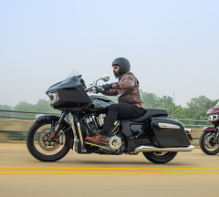 products/100/002/994/52/indian motorcycle challenger titanium black metallic abs 2022 4.jpg