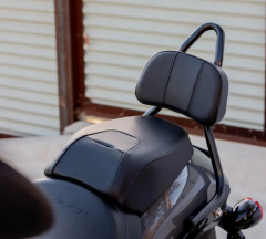 products/100/005/009/32/Keleivio sedyne Indian Motorcycle Passenger Pillion 2884644-VBC Juoda_1.webp