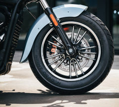 products/100/005/095/16/Indian-Motorcycle-Scout-Sixty-Classic-Limited-ABS-2025-Frost-Silver-p8.jpg