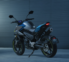 products/100/005/124/14/CFMOTO_125NK_2025_Zephyr_Blue_p4.jpg
