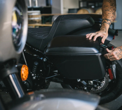 products/100/005/748/93/Rakinamos daiktadezes Onyx Black Smoke Indian Motorcycle 2891210-866_4.jpg