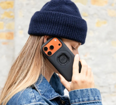products/100/005/900/17/Magnetinis deklas Quad Lock Mag telefonui iPhone 17 Pro_real.jpg